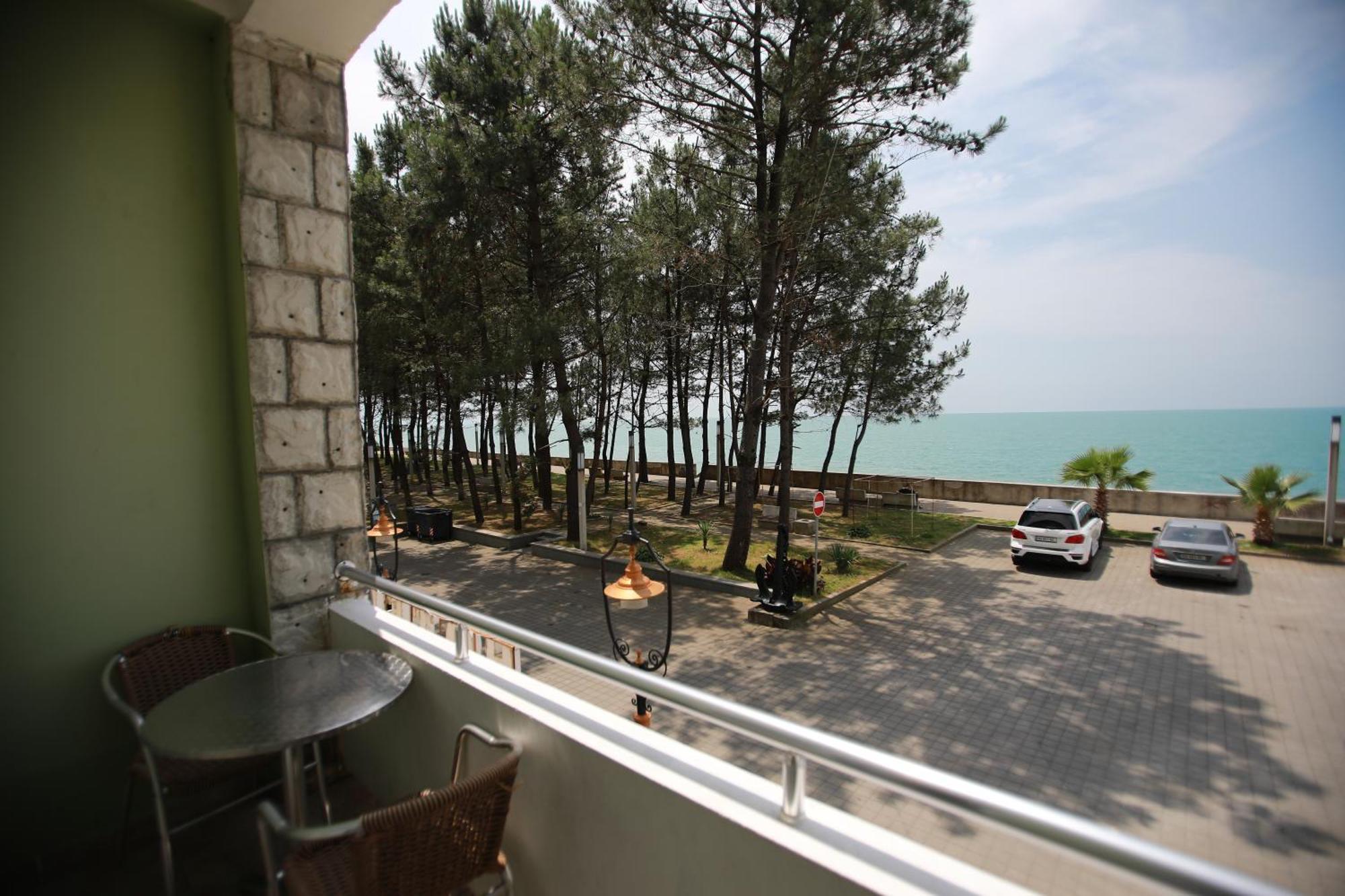 Green House Hotel Kobuleti Extérieur photo